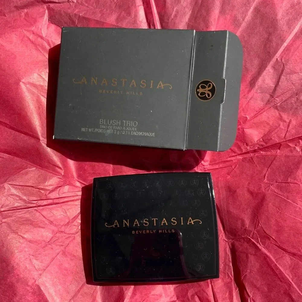 NWT Anastasia Blush Trio